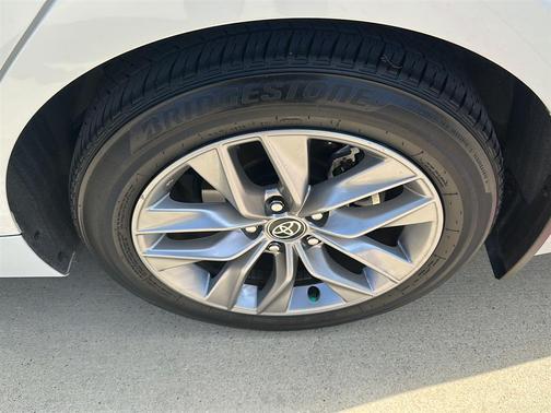 2022 Toyota Avalon XLE