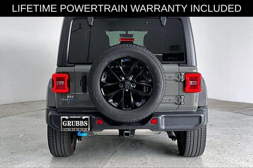 Sting Gray Clearcoat 2023 Jeep Wrangler 4xe Sahara