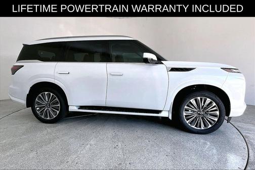 Radiant White 2026 INFINITI QX80 Luxe