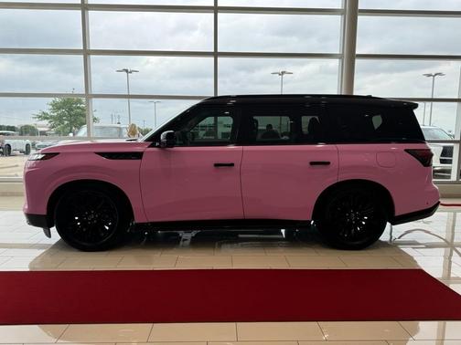 2025 INFINITI QX80 Luxe