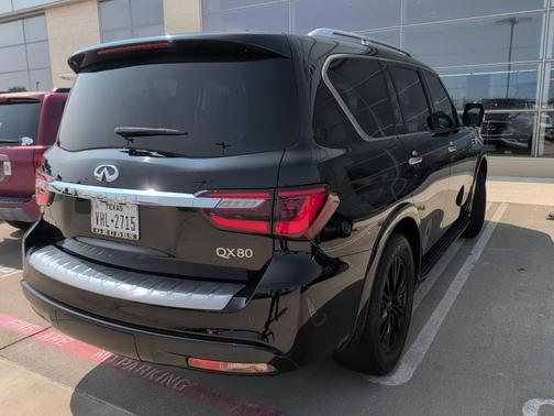 2023 INFINITI QX80 Luxe
