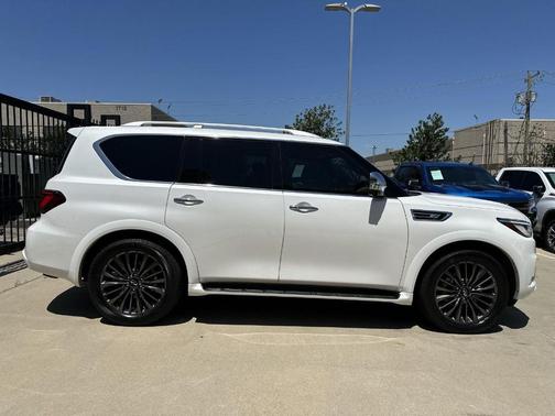2022 INFINITI QX80 SENSORY