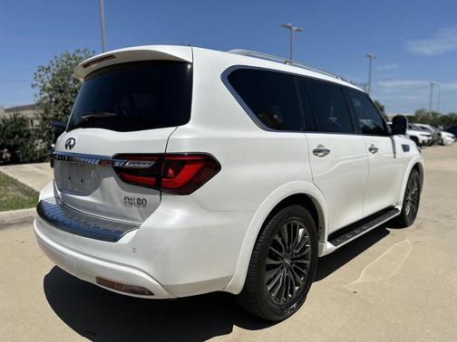 2022 INFINITI QX80 SENSORY