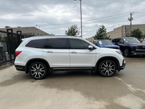 2022 Honda Pilot Touring 7-Passenger