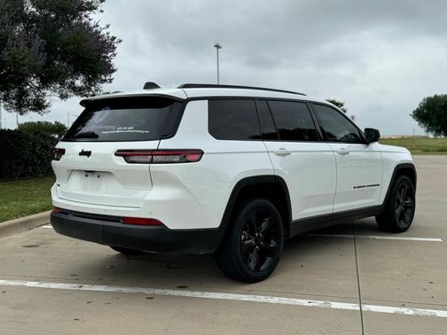 2022 Jeep Grand Cherokee L Laredo