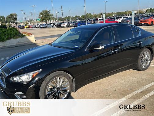 2023 INFINITI Q50 LUXE
