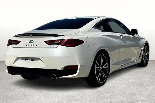 2022 INFINITI Q60 LUXE
