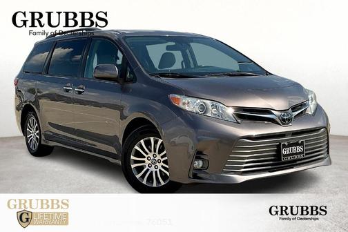 2020 Toyota Sienna XLE