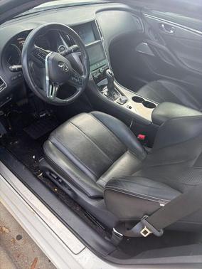 2022 INFINITI Q60 LUXE