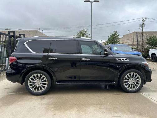 2017 INFINITI QX80 Base