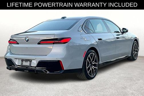 2025 BMW 740 i xDrive