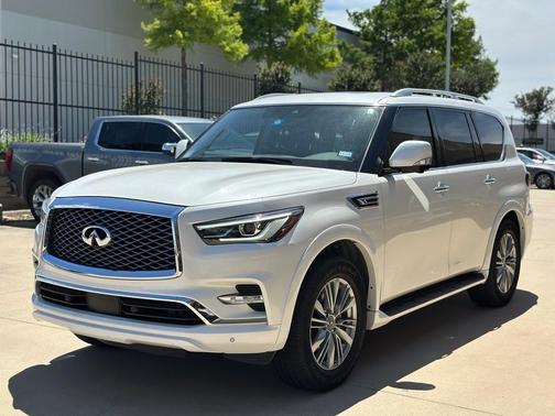 2022 INFINITI QX80 Luxe