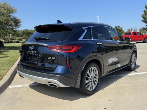 2023 INFINITI QX50 Luxe
