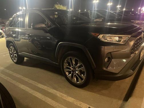 2019 Toyota RAV4 XLE Premium