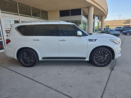 2024 INFINITI QX80 SENSORY