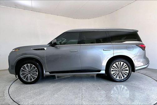 Dynamic Metal 2026 INFINITI QX80 Luxe