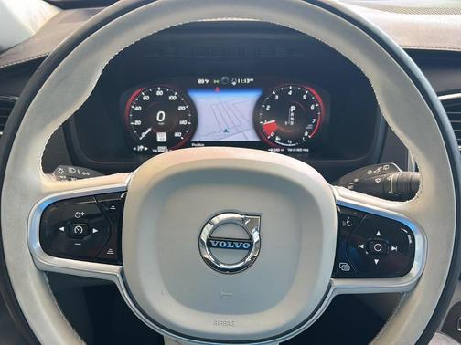 2022 Volvo XC90 T6 Inscription 7 Passenger