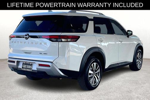 2023 Nissan Pathfinder SL
