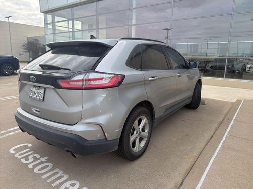 2020 Ford Edge SE