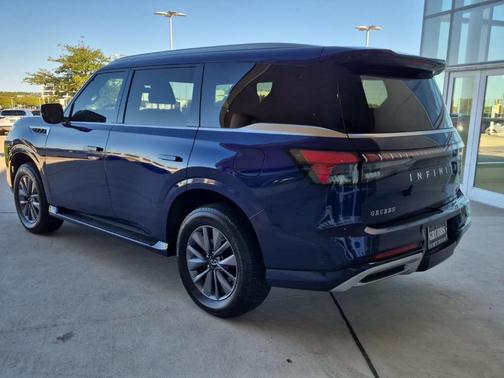 2025 INFINITI QX80 PURE