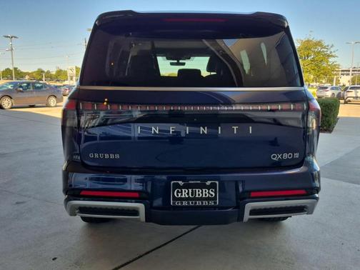 2025 INFINITI QX80 PURE