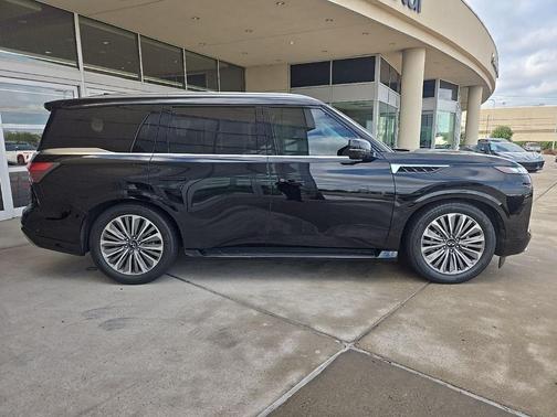 2025 INFINITI QX80 Luxe