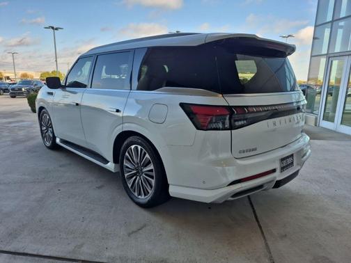 2025 INFINITI QX80 Luxe