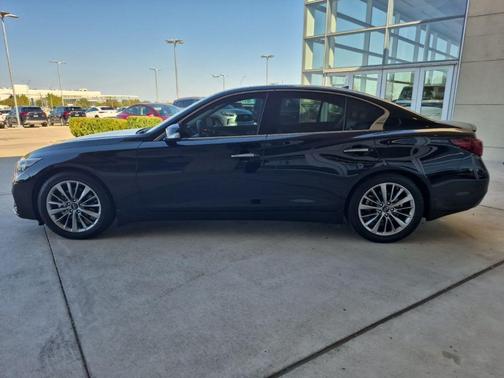 2023 INFINITI Q50 LUXE
