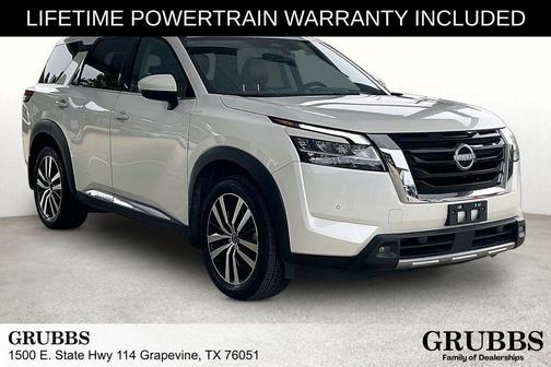White 2023 Nissan Pathfinder Platinum