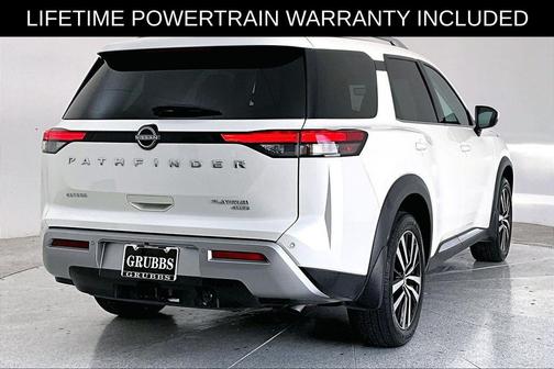 White 2023 Nissan Pathfinder Platinum