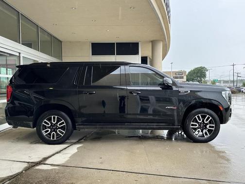 2021 GMC Yukon XL AT4