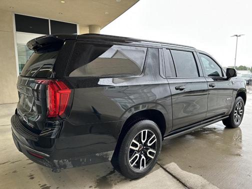 2021 GMC Yukon XL AT4