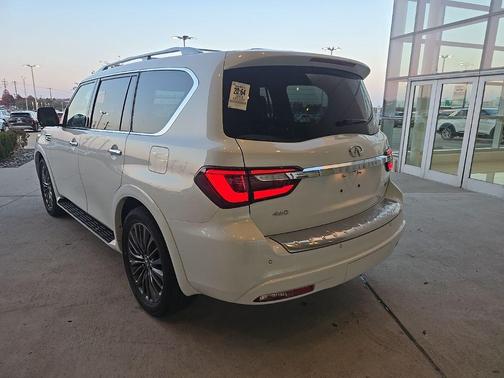 2023 INFINITI QX80 SENSORY