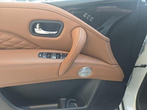 2023 INFINITI QX80 SENSORY