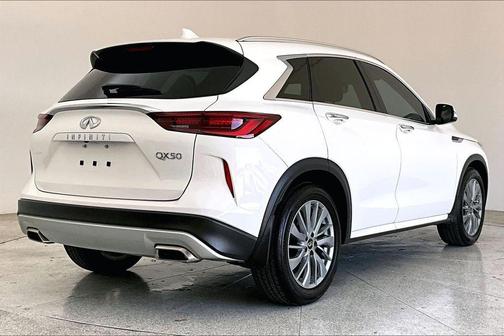 2023 INFINITI QX50 Luxe