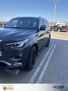 2023 INFINITI QX80 Luxe