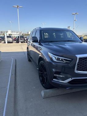 2023 INFINITI QX80 Luxe