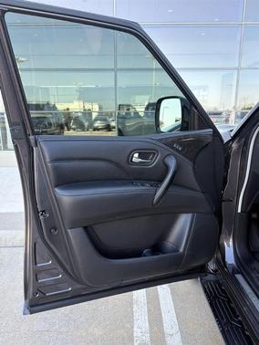 2023 INFINITI QX80 Luxe