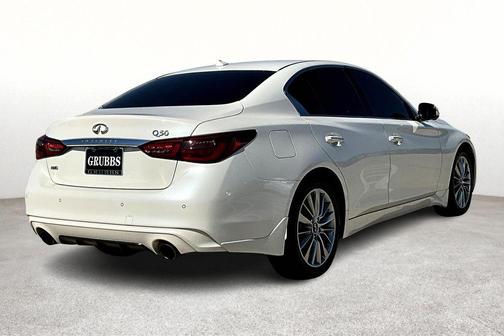 2023 INFINITI Q50 LUXE