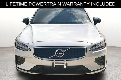 Crystal White Pearl Metallic 2020 Volvo S60 T6 R-Design