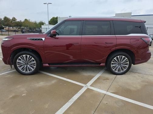 2025 INFINITI QX80 Luxe