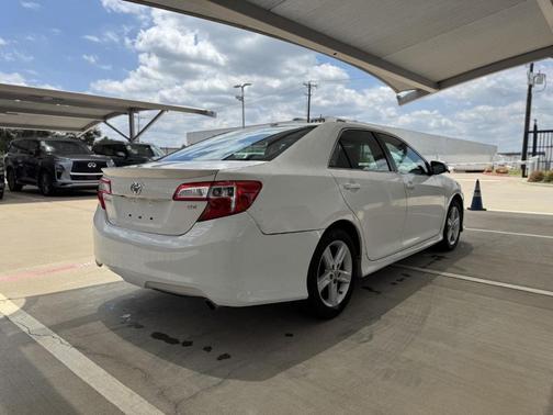 2014 Toyota Camry SE