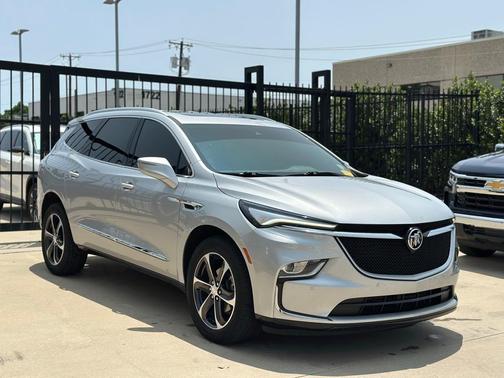 2022 Buick Enclave Essence
