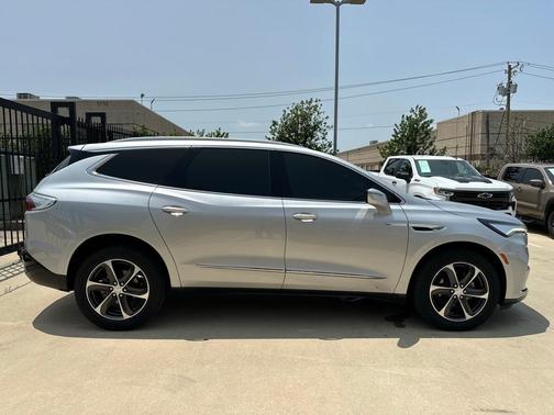 2022 Buick Enclave Essence