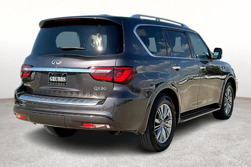 2022 INFINITI QX80 Luxe
