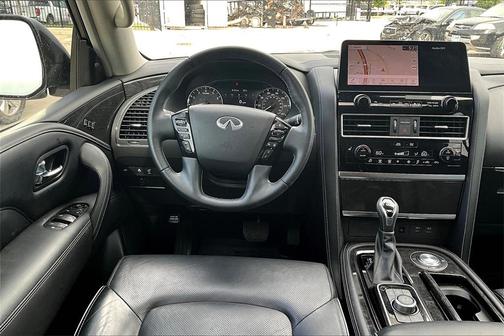 2022 INFINITI QX80 Luxe