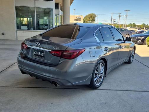 2023 INFINITI Q50 LUXE