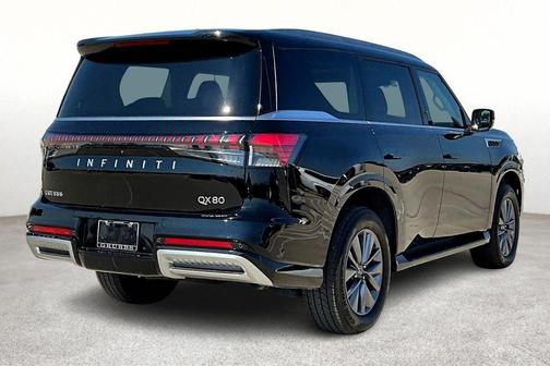 2025 INFINITI QX80 PURE
