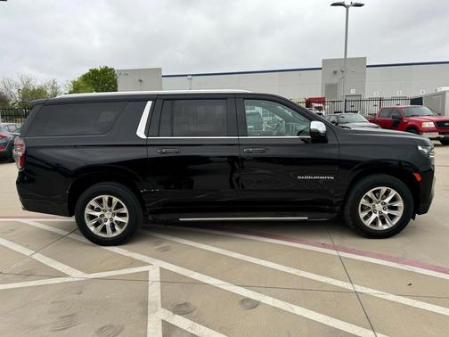 2023 Chevrolet Suburban Premier