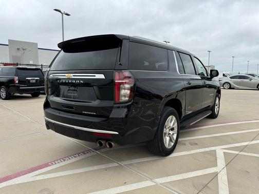 2023 Chevrolet Suburban Premier
